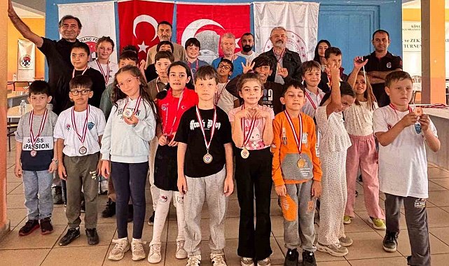 Köyceğiz'de Cumhuriyet coşkusu satrançla buluştu