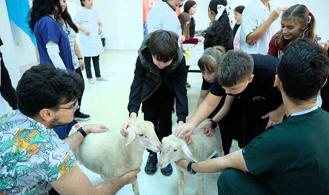 Küçük Hayvanseverler BAÜN' de 'Can Dostları' ile buluştu
