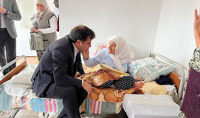 Kula Kaymakamı Altuntaş'tan asırlık çınarlara vefa ziyareti