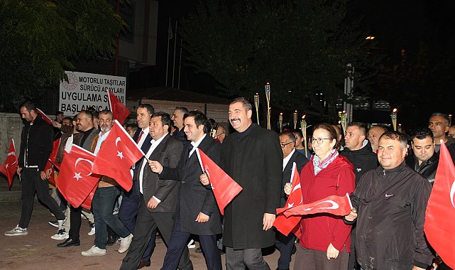Kula'da Cumhuriyet Bayramı etkinlikleri fener alayıyla sona erdi