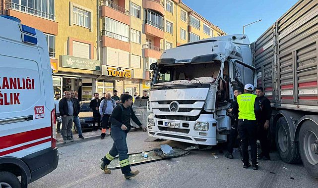Kulu'da zincirleme trafik kazası: 1 yaralı