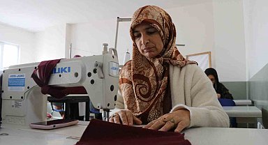 Kursiyerlerin diktiği pijama ve eşofmanlar ihtiyaç sahiplerine ulaştırılıyor