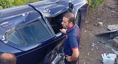 Kurtalan'da otomobil evin bahçesine uçtu: 4 yaralı