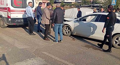 Kurtalan'da otomobil ile hafif ticari araç çarpıştı: 3 yaralı