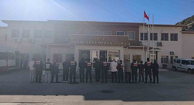 Kuşadası'nda 11 firari hükümlü yakalandı