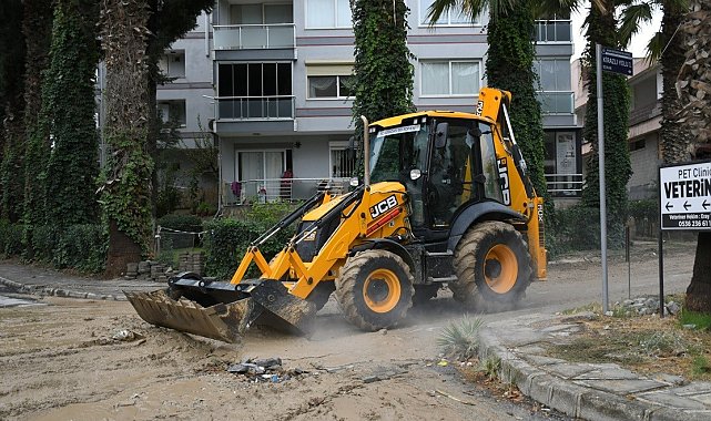 Kuşadası'nda fırtına sonrası ekipler sahaya indi