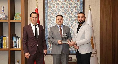 Kütahya Valisi Işın'dan Pazarlar Spor Lisesi'nin projelerine tam destek