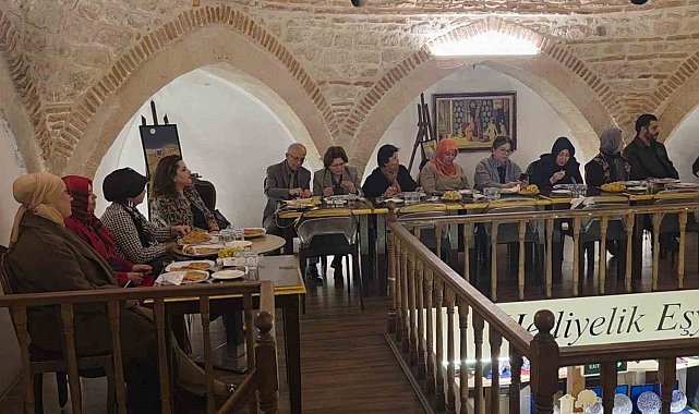 Kütahya'da 600 yıllık tarihi hamam, sanatçıların buluşma noktası oldu