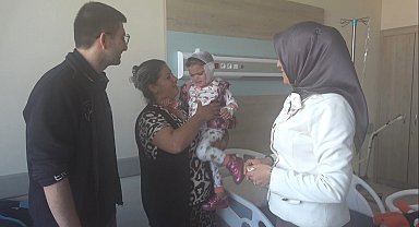 Kütahya'da ilk kez 2 buçuk yaşındaki bir çocuğa biyonik kulak ameliyatı yapıldı