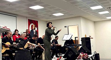 Kütahya'da kız öğrenci yurdunda Türk sanat müziği konseri düzenlendi