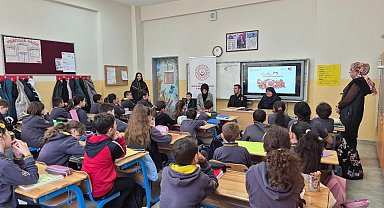 Kütahya'da öğrenciler şehit ailesi ve gazilerle buluştu
