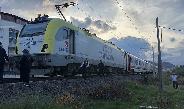 Kütahya'da trenin çarptığı genç hayatını kaybetti