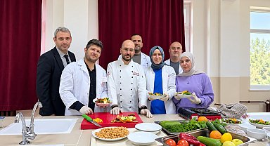 Ladik'te öğretmenler sağlıklı beslenmeyi mutfakta öğrendi