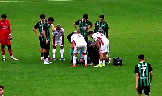 Maçın son dakikalarında fenalaşan futbolcu kalp krizi geçirdi