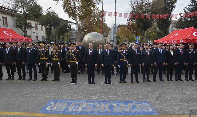 Malatya'da Cumhuriyet Bayramı kutlamaları başladı