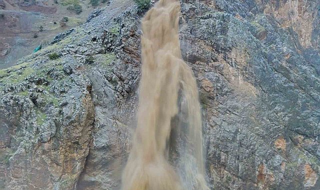 Malatya'da sağanak yağış taşkınlara neden oldu