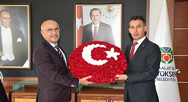 Malatyalı muhtarlardan Başkan Er'e hizmet teşekkürü