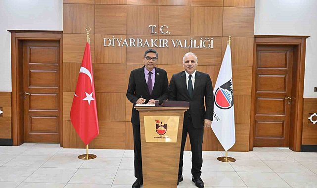 Malezya Ankara Büyükelçisi Shaffieq Vali Murat Zorluoğlu ile bir araya geldi
