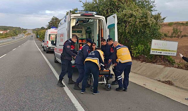 Malkara-Keşan yolunda kamyonet menfeze çarptı: 2 yaralı