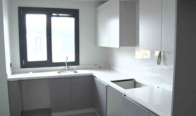 Maltepe'de çöken Kardeşler Apartmanı'nın hak sahiplerine yeni konutları teslim edilmeye başlandı