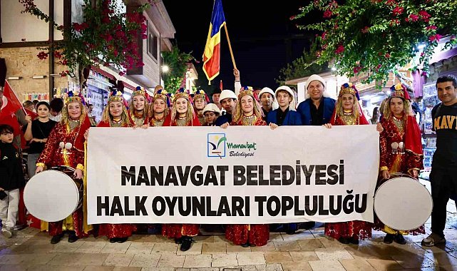 Manavgat'ta 10. Uluslararası Halk Dansları Festivali başladı