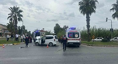 Manavgat'ta trafik kazası:3 yaralı