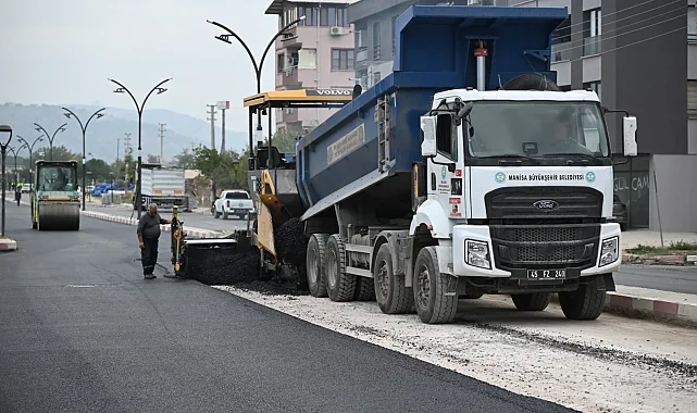 Manisa Büyükşehir'den Soma'da 3 kilometrelik asfalt çalışması