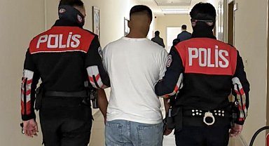 Manisa'da 152 yıl hapis cezasıyla aranan 17 yaşındaki şüpheli parkta yakalandı