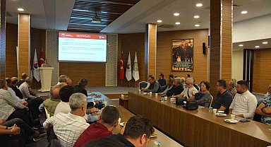 Manisa'da zeytin ve zeytinyağı sektörü masaya yatırıldı