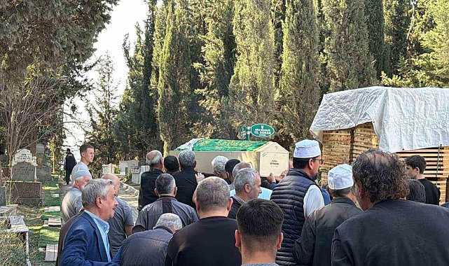 Manisa'daki feci kazada hayatını kaybeden 11 kişi son yolculuğuna uğurlandı