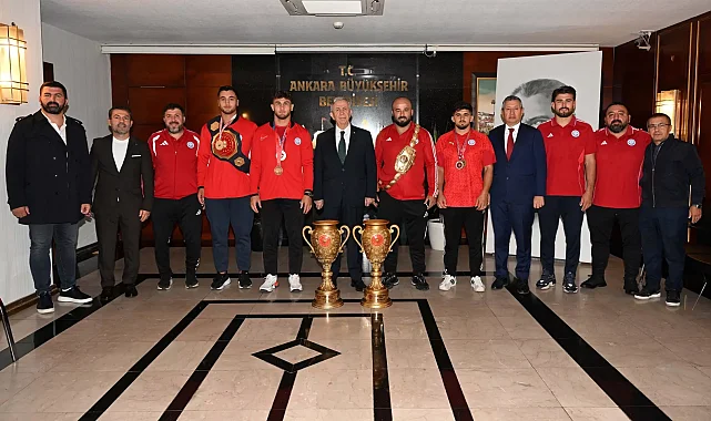 Mansur Yavaş ASKİ spor güreşçilerini ağırladı