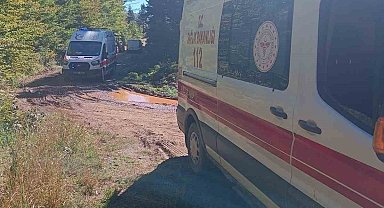 Mantar toplamaya giden ailenin traktörü devrildi: Dede öldü, torunu yaralandı