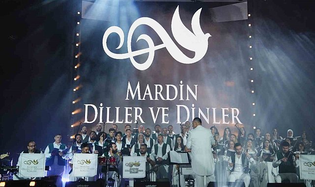 Mardin Diller ve Dinler Korosu'ndan Kültür Yolu Festivali'nde müzik ziyafeti