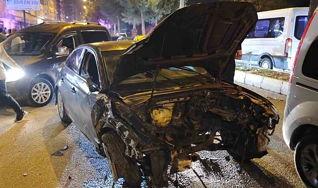 Mardin'de 4 araçlı zincirleme kaza: 3 yaralı