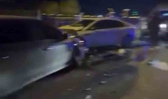 Mardin'de meydana gelen zincirleme trafik kazasında 4 kişi yaralandı