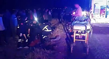 Mardin'de otomobil motosikletle çarpıştı: 1'i ağır 2 yaralı