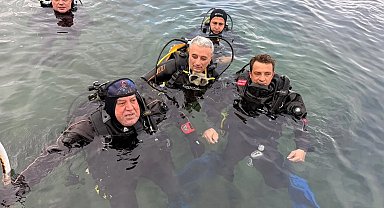 Marmara Denizi'nde deniz çayırları pinalara yakın mercek