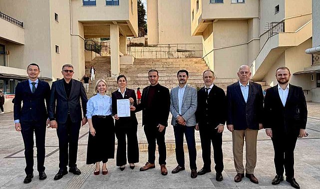 Marmaris Ticaret Odası'nda yeni yönetim mazbatalarını aldı