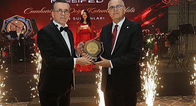 MARSİFED'den filenin sultanlarına 'Cumhuriyete Değer Katanlar' ödülü