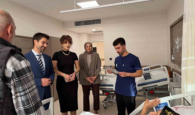 Mengücek Gazi EAH yönetiminden Hasta Hakları Günü'nde hasta ziyareti