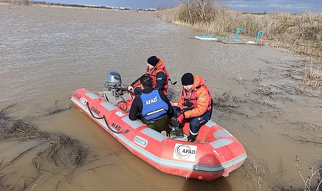 Meriç Nehri'nde adada mahsur kalan 11 düzensiz göçmen kurtarıldı