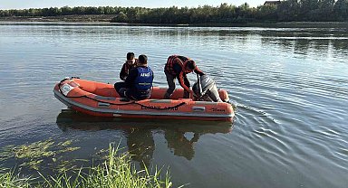 Meriç Nehri'nde botu alabora olan Iraklı ailenin kayıp son çocuğu için arama çalışmaları sürüyor