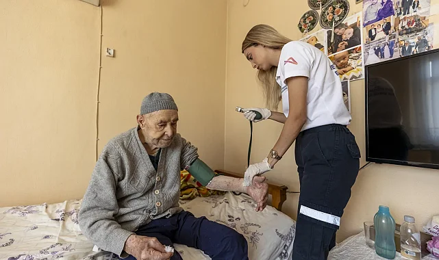 Mersin Büyükşehir evde sağlık hizmetiyle yaralara merhem oluyor
