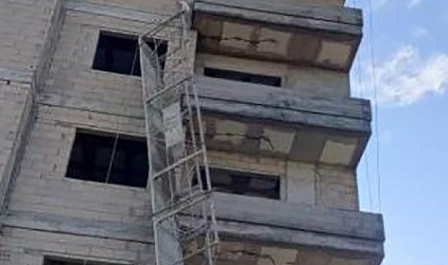 Mersin'de inşaat iskelesinden düşen işçi hayatını kaybetti