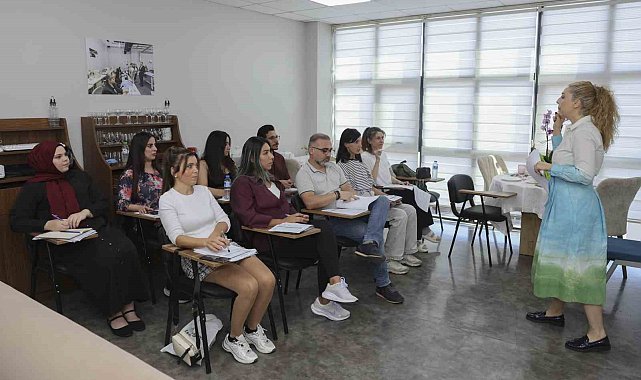 Mersin'de MERCEK kurslarıyla turizm sektörüne nitelikli personel yetiştiriliyor