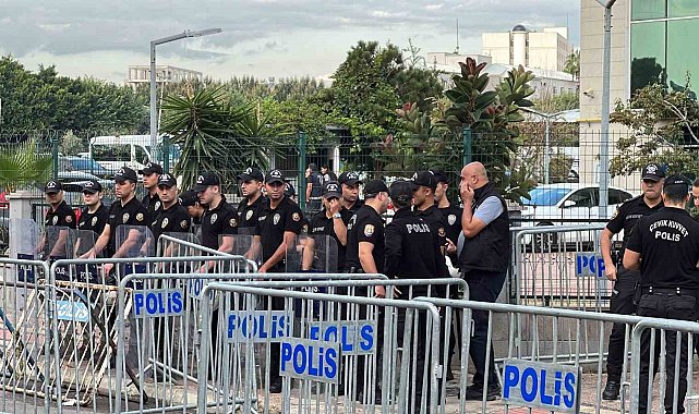 Mersin'deki operasyonda 3 başkanla birlikte 59 şüpheli adliyeye sevk edildi