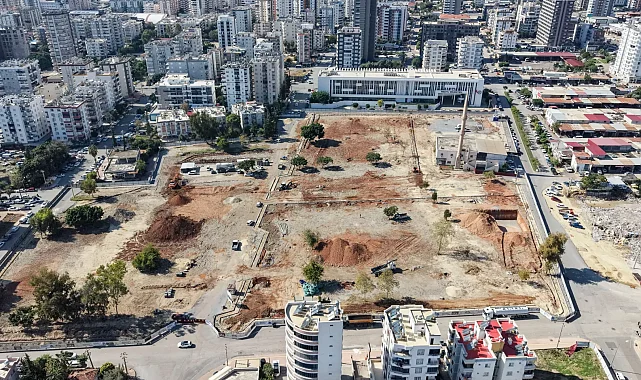 Mersin'de 'Mezitli Kent Meydanı' projesinde çalışmalar sürüyor