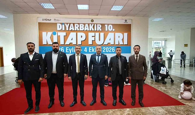 MHP Diyarbakır İl Başkanı Özcoşkun ve yönetimi, Kitap Fuarını gezdi