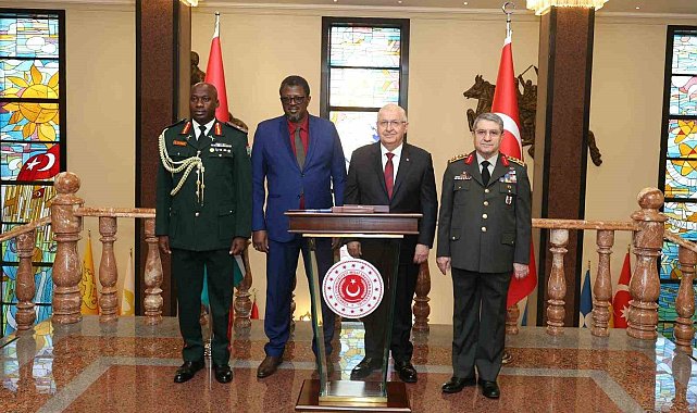 Millî Savunma Bakanı Güler, Gambiyalı mevkidaşı Joof'u askerî törenle karşıladı