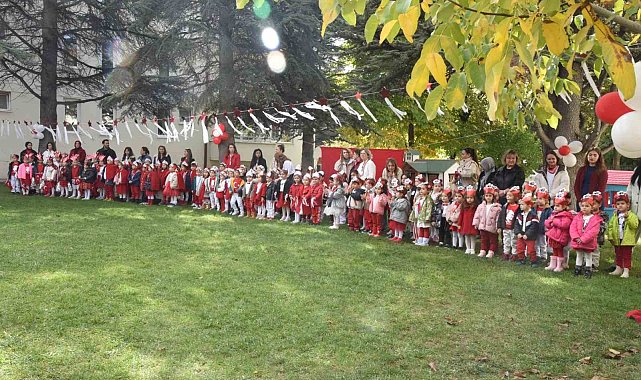 Minikler Cumhuriyet'in 103. yıl dönümünü kutladı